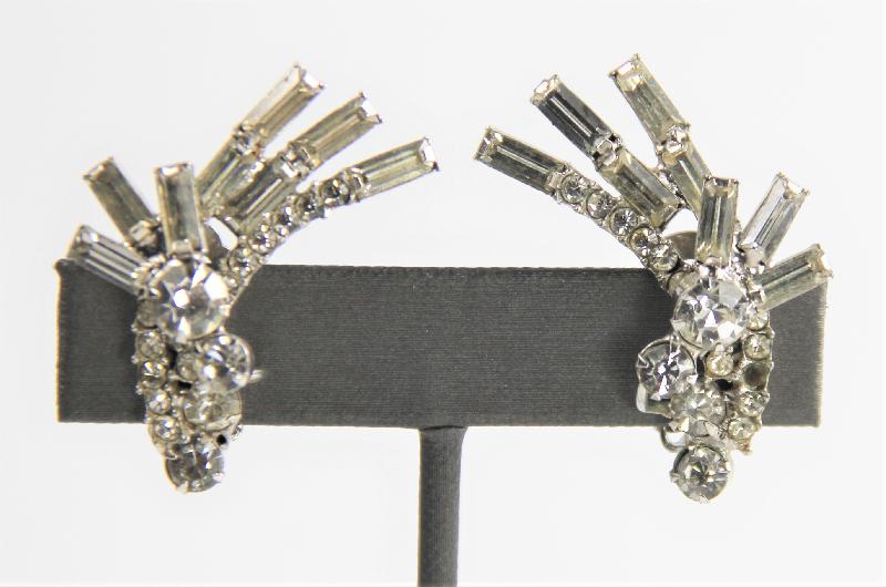 Front view of Clear Baguettes Earrings Clip