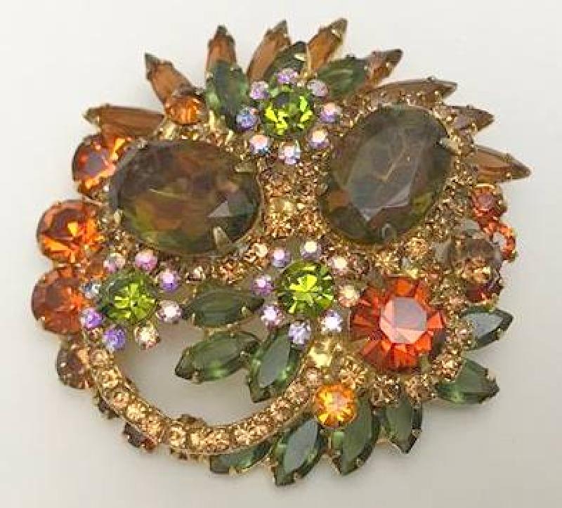 Front view of Fall Oval Multi-Color/Shaded Brooch