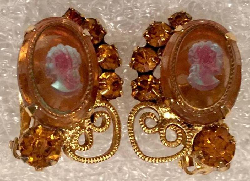 Front view of Topaz Cabochons Molded/Cut Earrings Clip