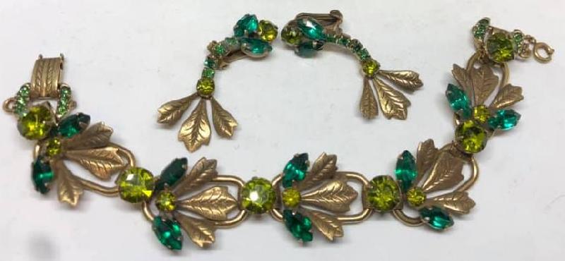 Front view of Green Navettes Earrings Clip