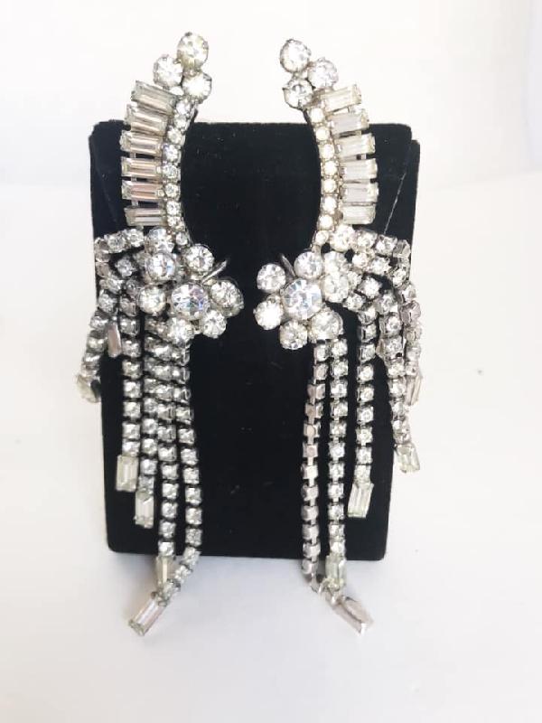 Front view of Clear Baguettes Earrings Clip