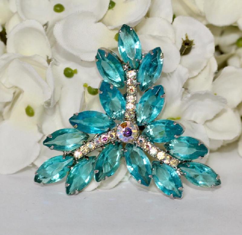 Front view of Turquoise Navettes Brooch