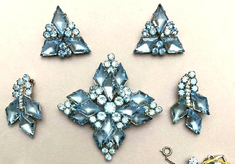 Front view of Blue Diamond Frosted Earrings Clip