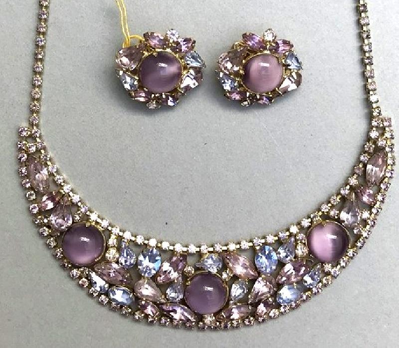 Front view of Purple (cardinal) Cabochons Necklace