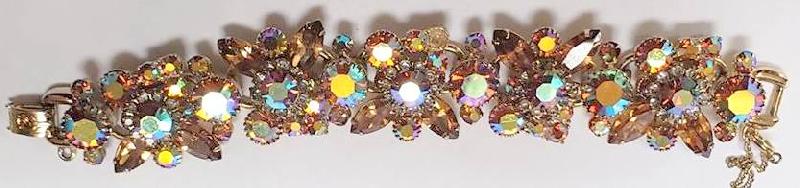 Front view of Topaz Navettes Bracelet 5 Link