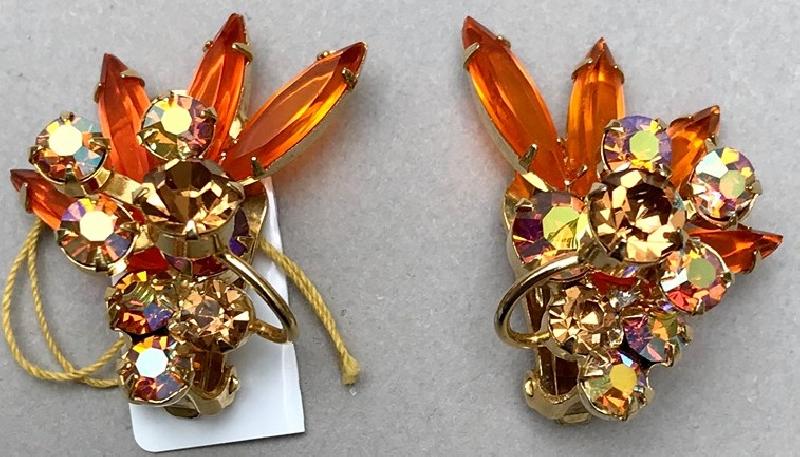 Front view of Fall Navettes Earrings Clip