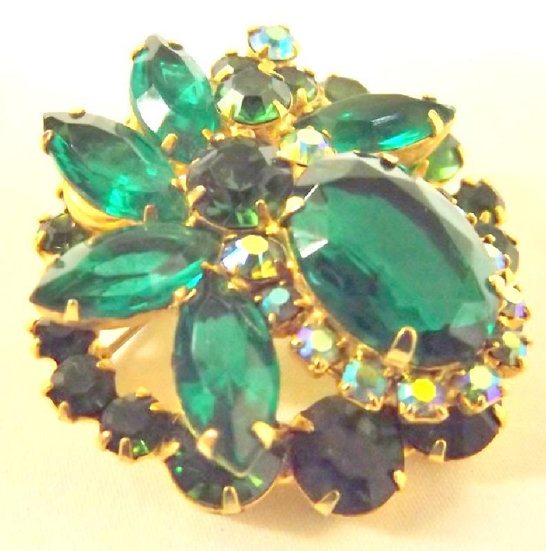 Front view of Green Oval Brooch