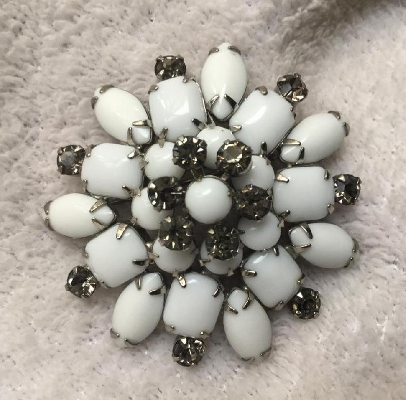 Front view of White (chalk Or Milk) Cabochons Brooch