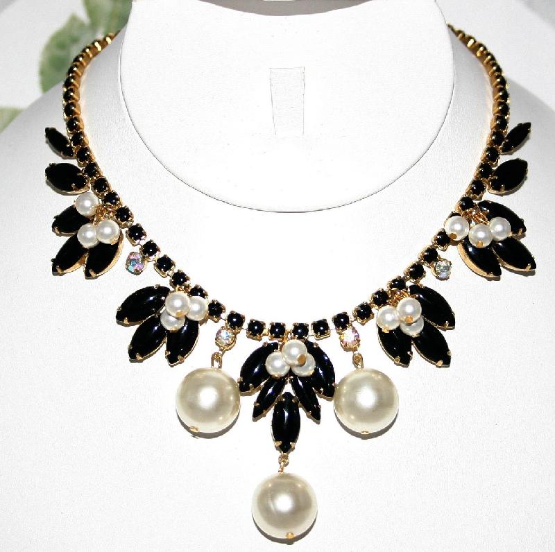 Front view of Black (jet) Navettes Pearl Necklace