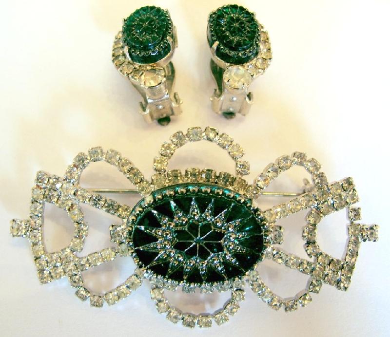 Front view of Green Cabochons Molded/Cut Brooch