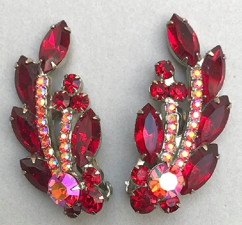 Front view of Red Navettes Earrings Clip