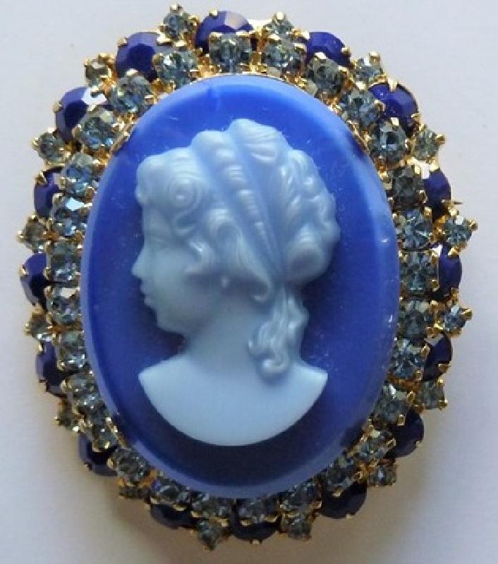 Front view of Blue Oval Molded/Cut Brooch