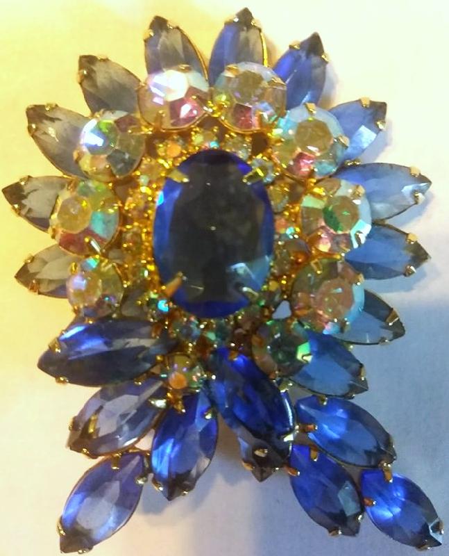 Front view of Blue Oval Brooch
