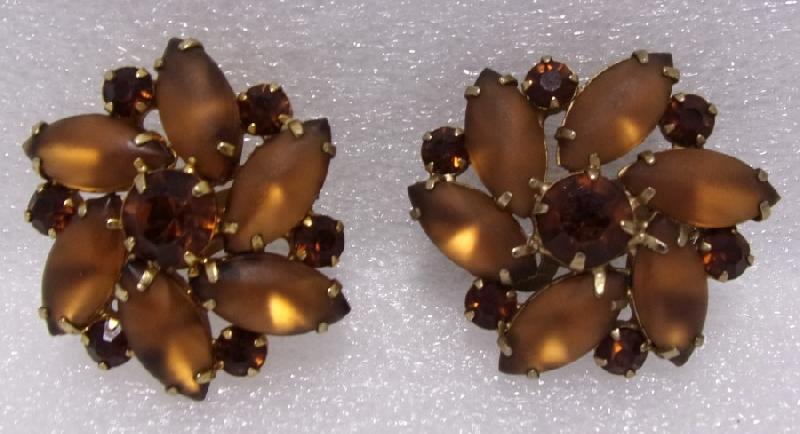 Front view of Topaz Cabochons Frosted Earrings Clip