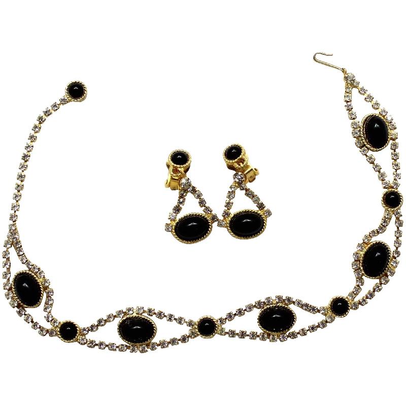 Front view of Black (jet) Cabochons Necklace