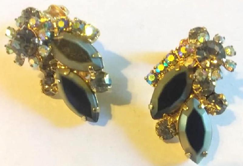 Front view of Black (jet) Navettes Multi-Color/Shaded Earrings Clip