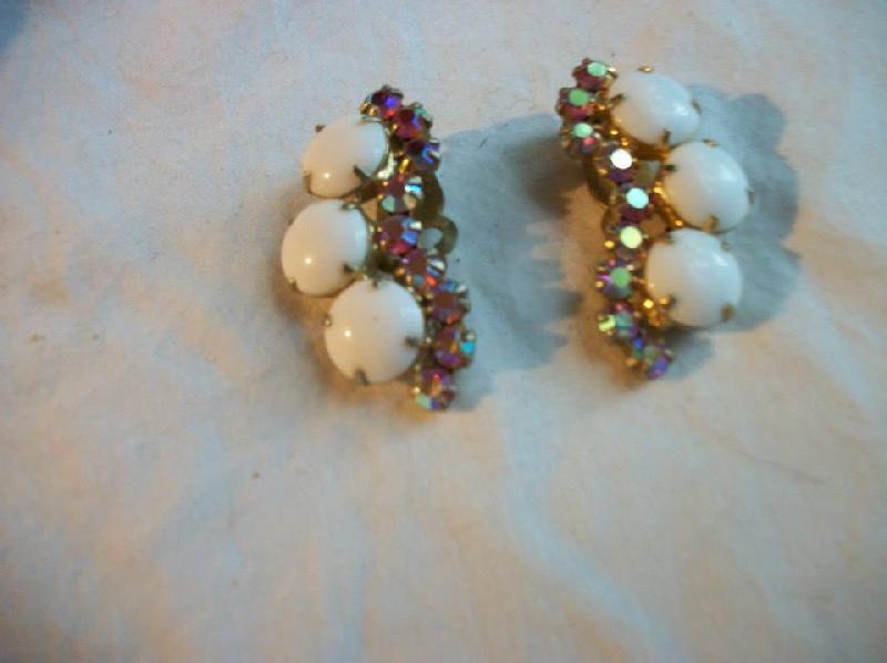 Front view of White (chalk Or Milk) Cabochons Earrings Clip