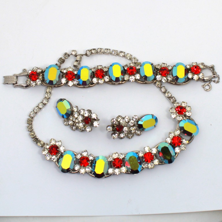 Front view of AB Oval Earrings Clip