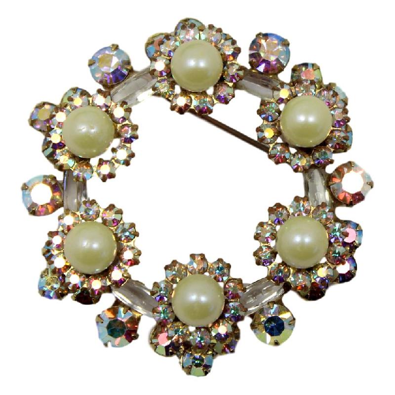 Front view of Clear Navettes Pearl Brooch