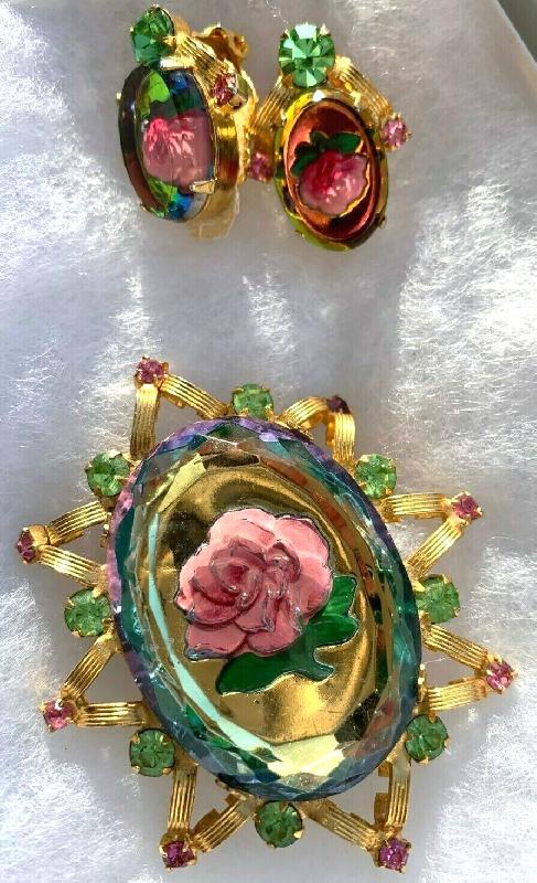 Front view of Pink Oval Molded/Cut Earrings Clip