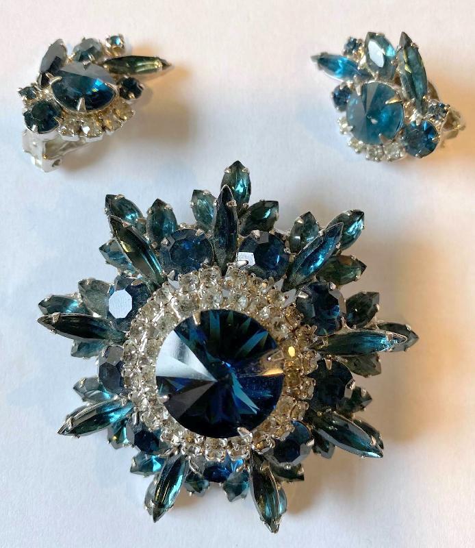 Front view of Blue Navettes Rivoli/Margarita Brooch