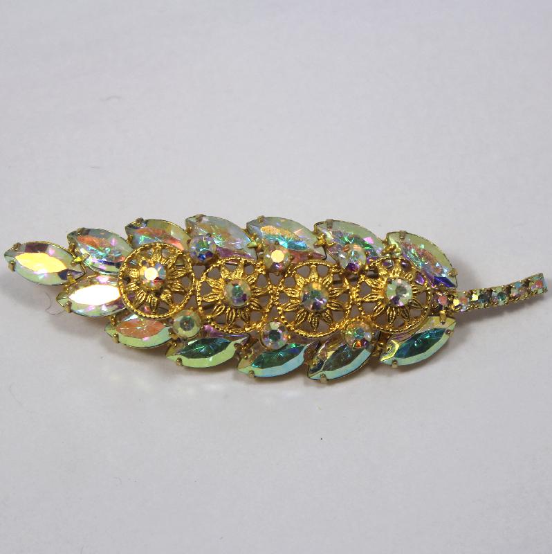 Front view of AB Navettes Brooch