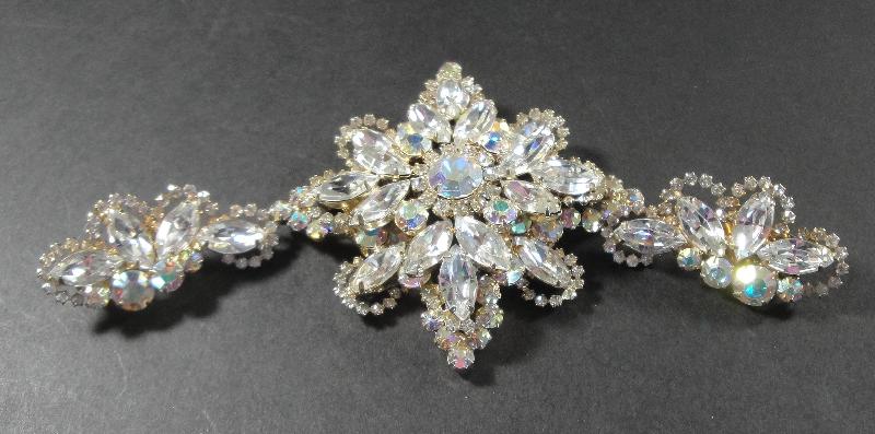 Front view of Clear Navettes Earrings Clip