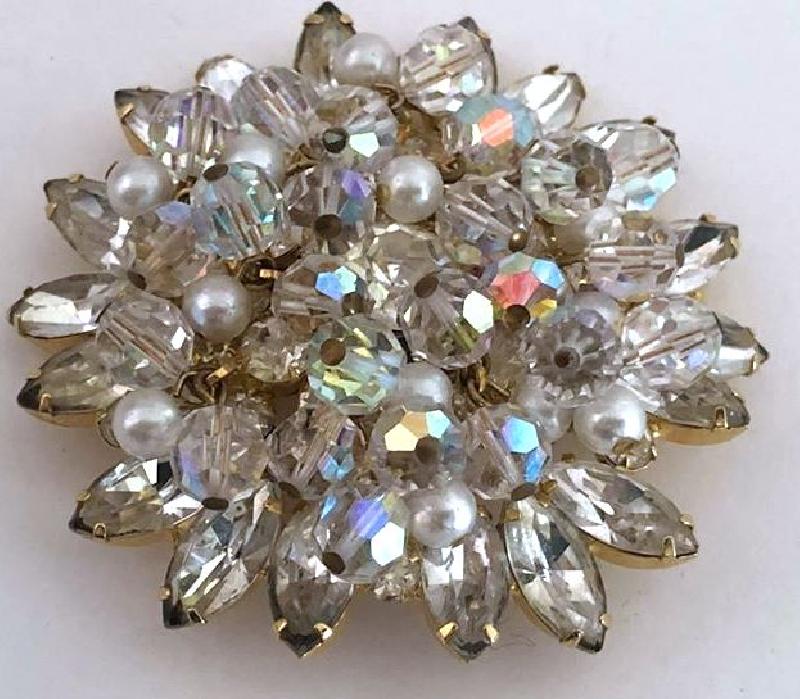 Front view of Clear Navettes Pearl Brooch