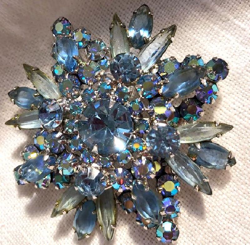 Front view of Blue Navettes Pin Pendant
