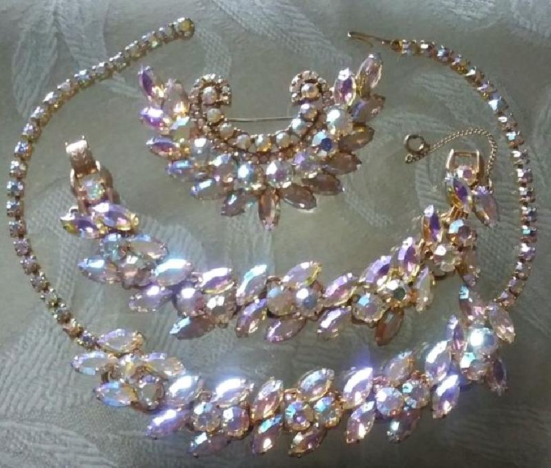 Front view of AB Navettes Brooch