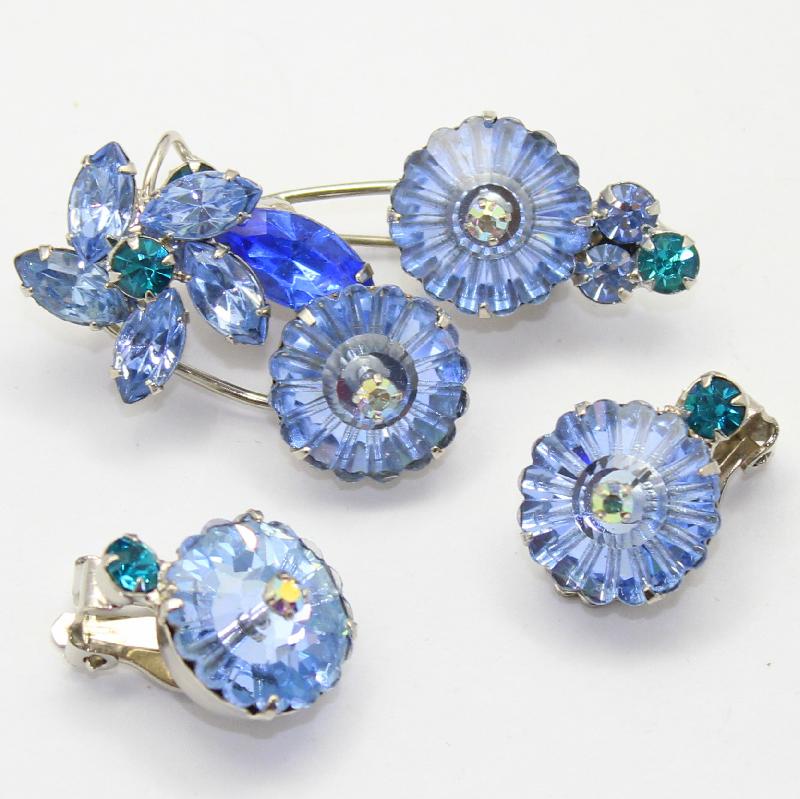 Front view of Blue Chatons Only Rivoli/Margarita Earrings Clip