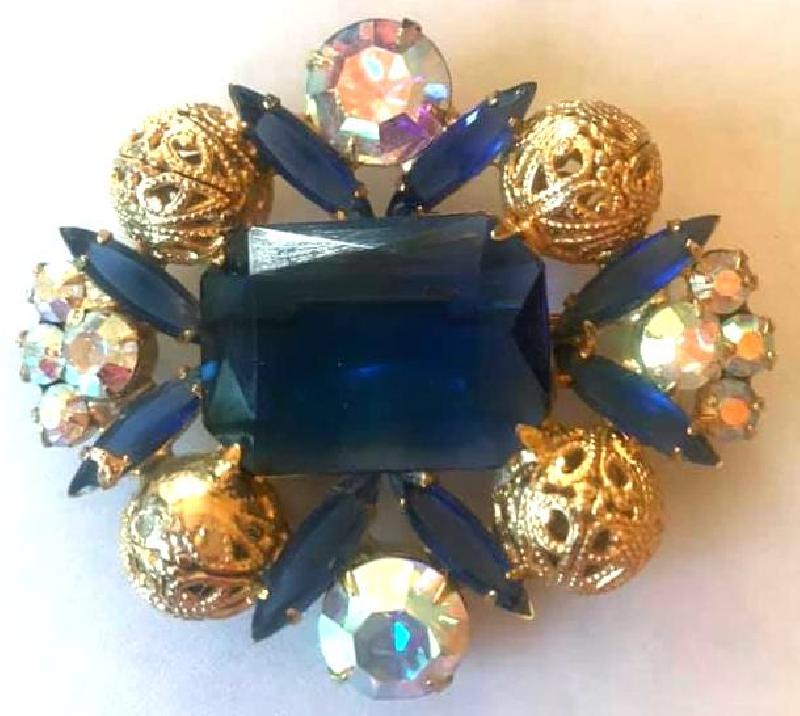 Front view of Blue Emerald Cut Brooch