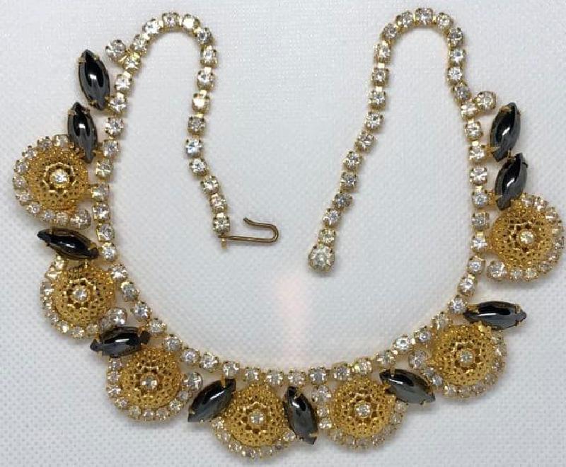 Front view of Hematite Cabochons Necklace