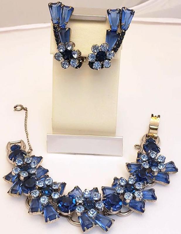 Front view of Blue Keystones Earrings Clip