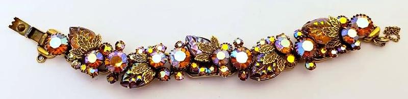 Front view of Topaz Leaf Molded/Cut Bracelet 5 Link