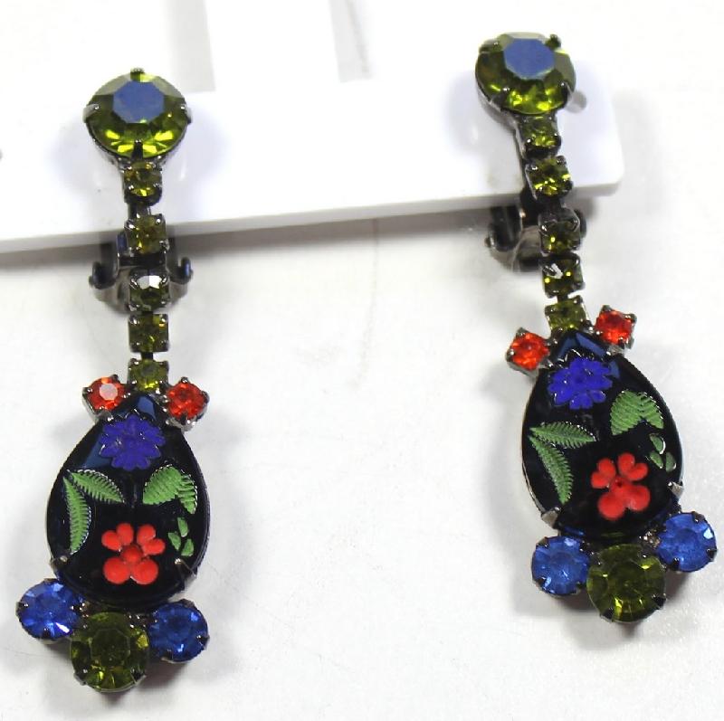 Front view of Black (jet) Pear Painted (hand/Transfer) Earrings Clip