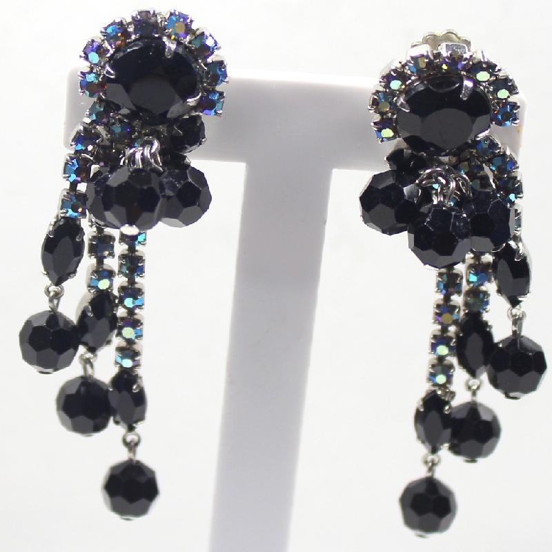 Front view of Black (jet) Navettes Earrings Clip