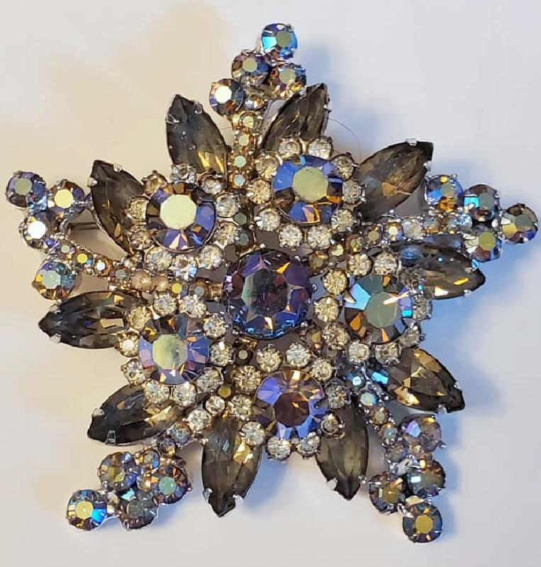 Front view of Gray (black Diamond) Navettes Brooch