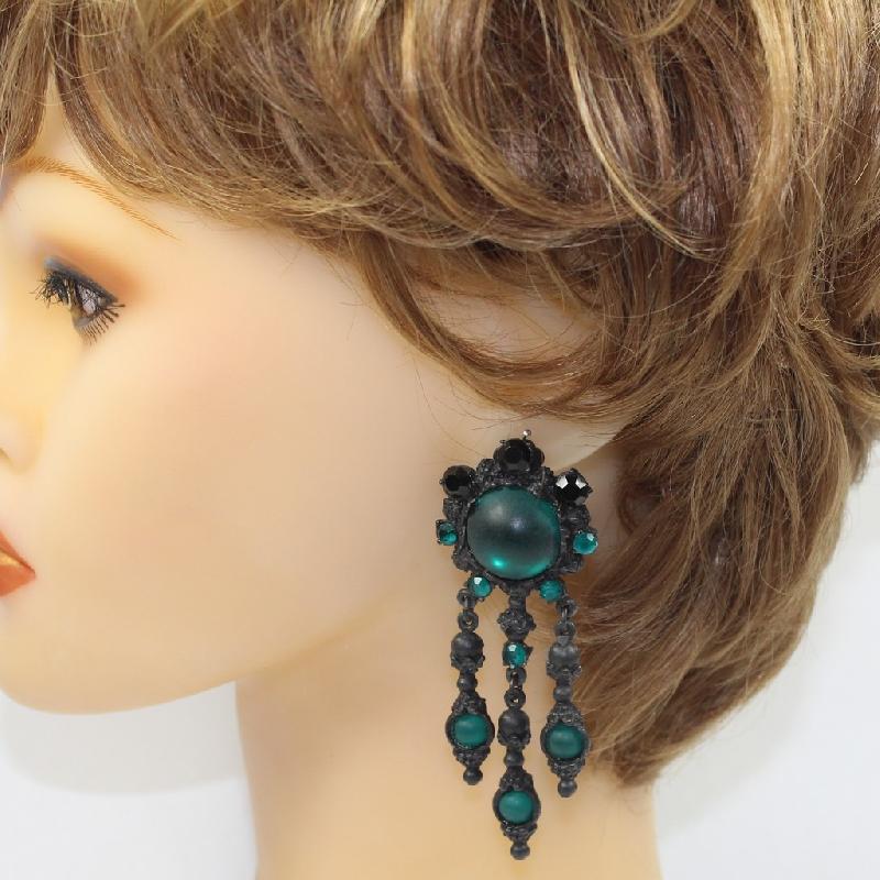 Front view of Black (jet) Cabochons Earrings Clip