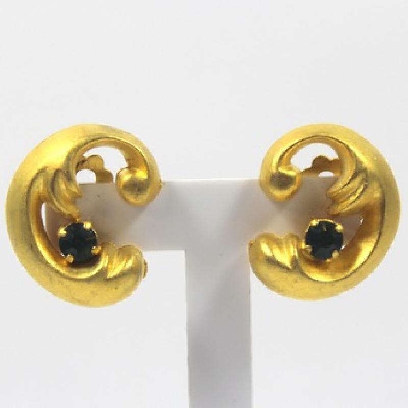 Front view of Green Earrings Clip