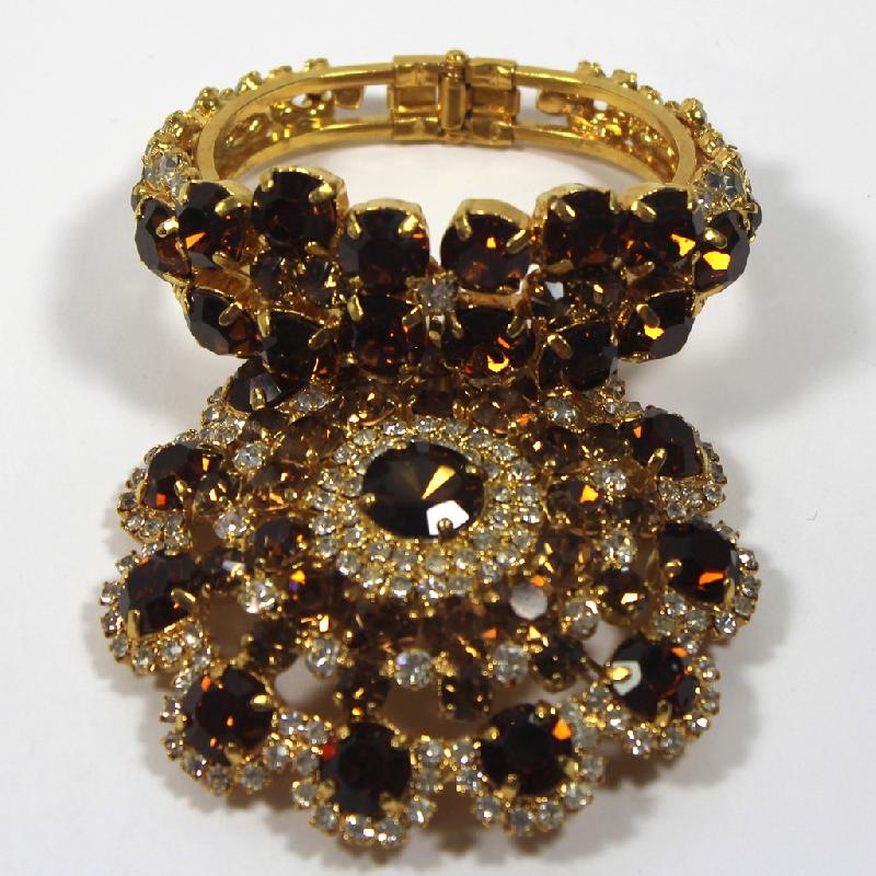 Front view of Topaz Chatons Only Bracelet Clamper
