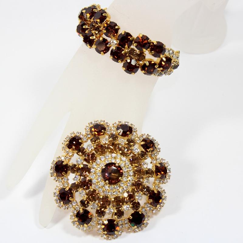 Front view of Topaz Chatons Only Brooch