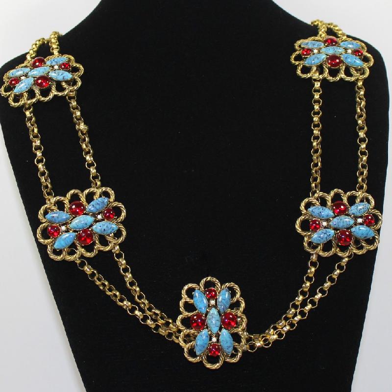 Front view of Turquoise Cabochons Spotted Belt