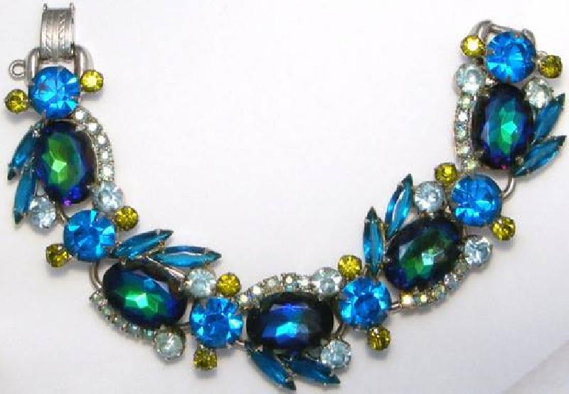Front view of Blue Oval Multi-Color/Shaded Bracelet 5 Link