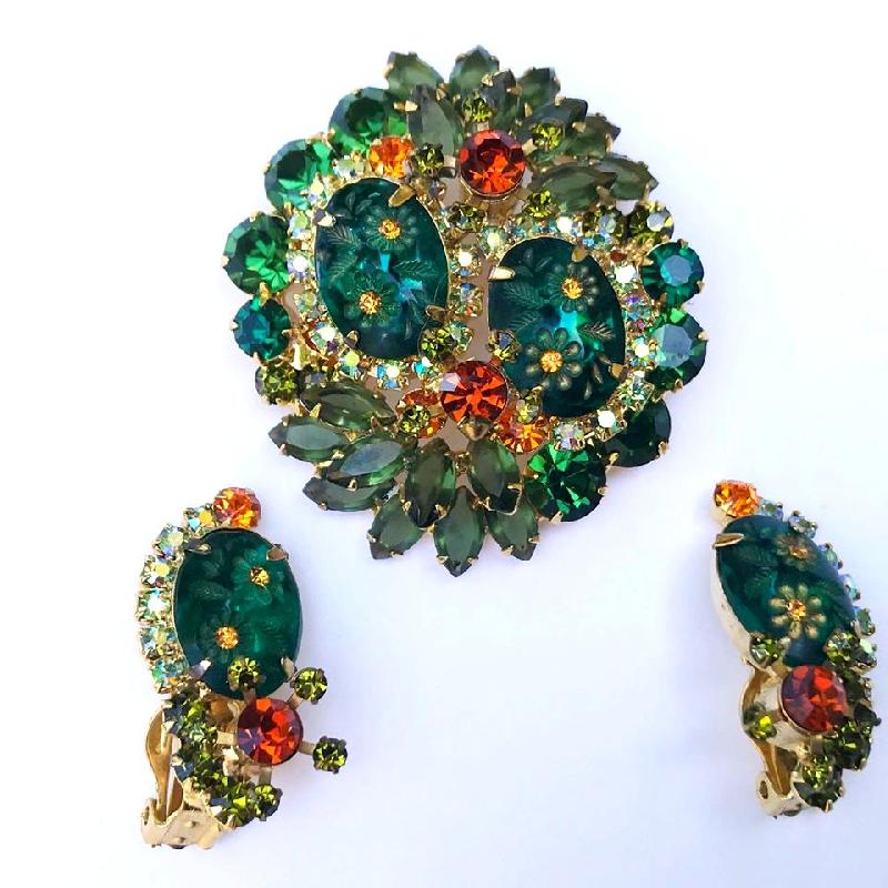 Front view of Green Cabochons Molded/Cut Brooch