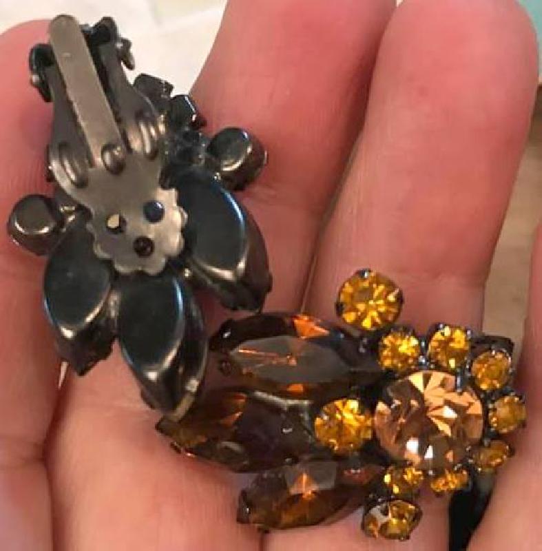 Front view of Topaz Navettes Earrings Clip