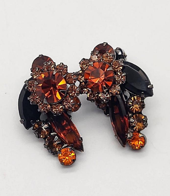 Front view of Topaz Navettes Earrings Clip