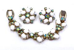 White (chalk Or Milk) Cabochons Bracelet 5 Link