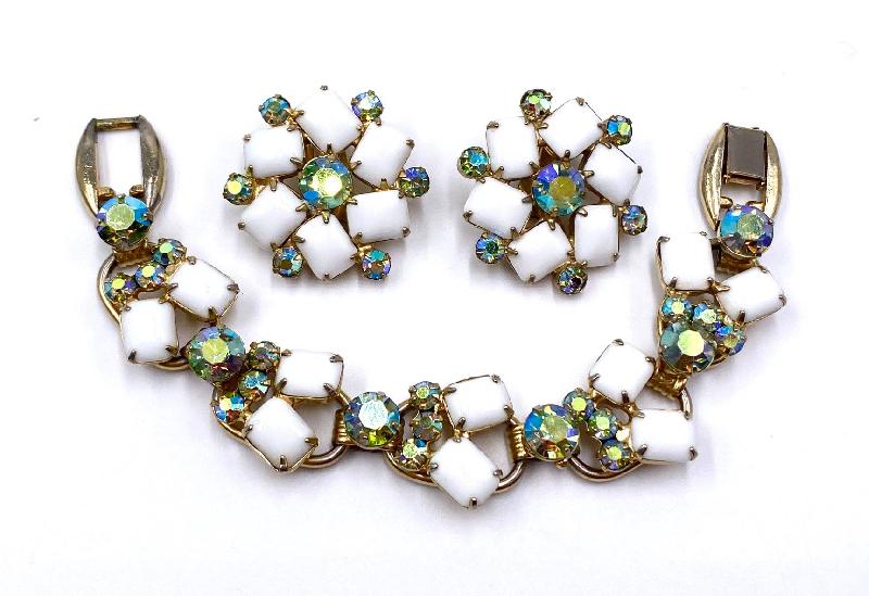 Front view of White (chalk Or Milk) Cabochons Earrings Clip