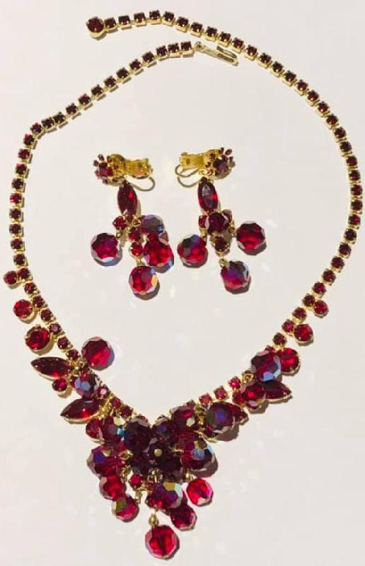 Front view of Red Navettes Earrings Clip